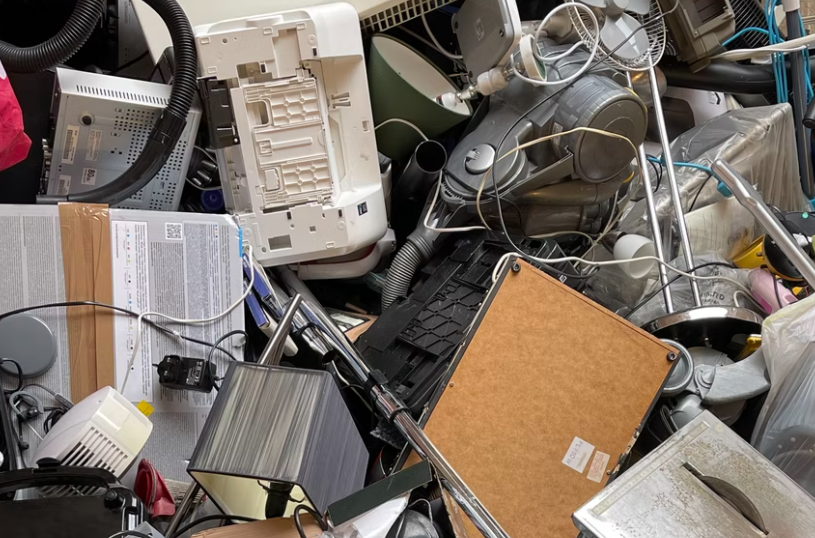 Don't let your old electronics end up in the landfill. Use VJR to properly recycling them for you.