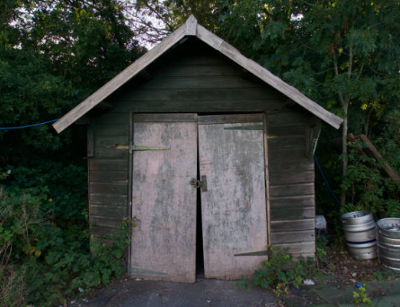 An old, rotten shed serves no purpose. Get your space back with VJR.